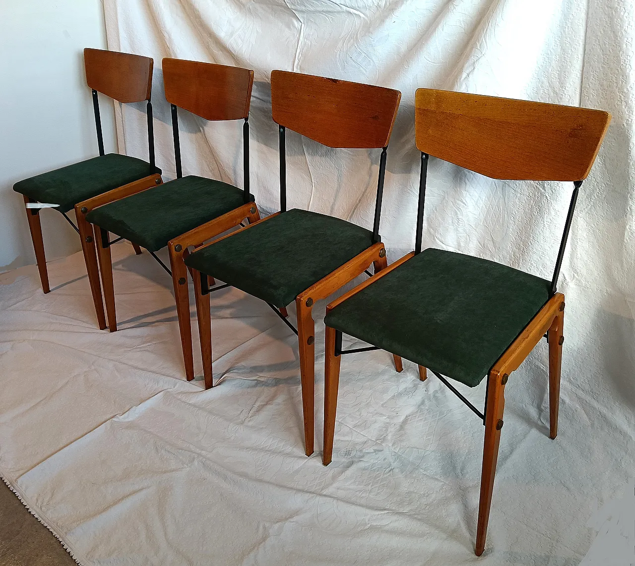 4 chairs, 60s 3