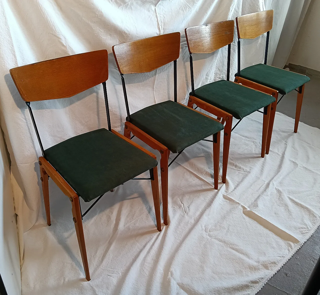 4 chairs, 60s 6