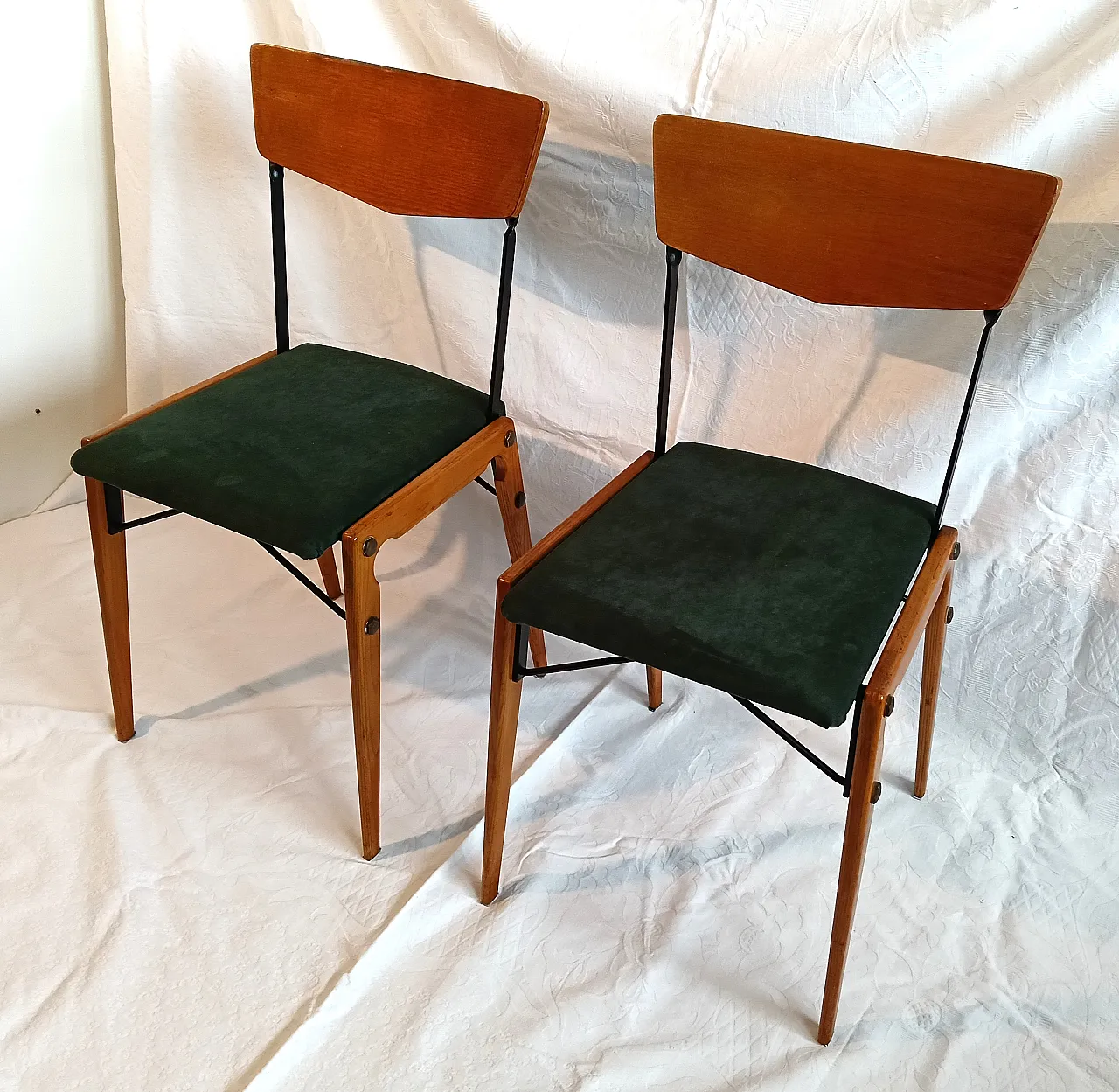 4 chairs, 60s 7