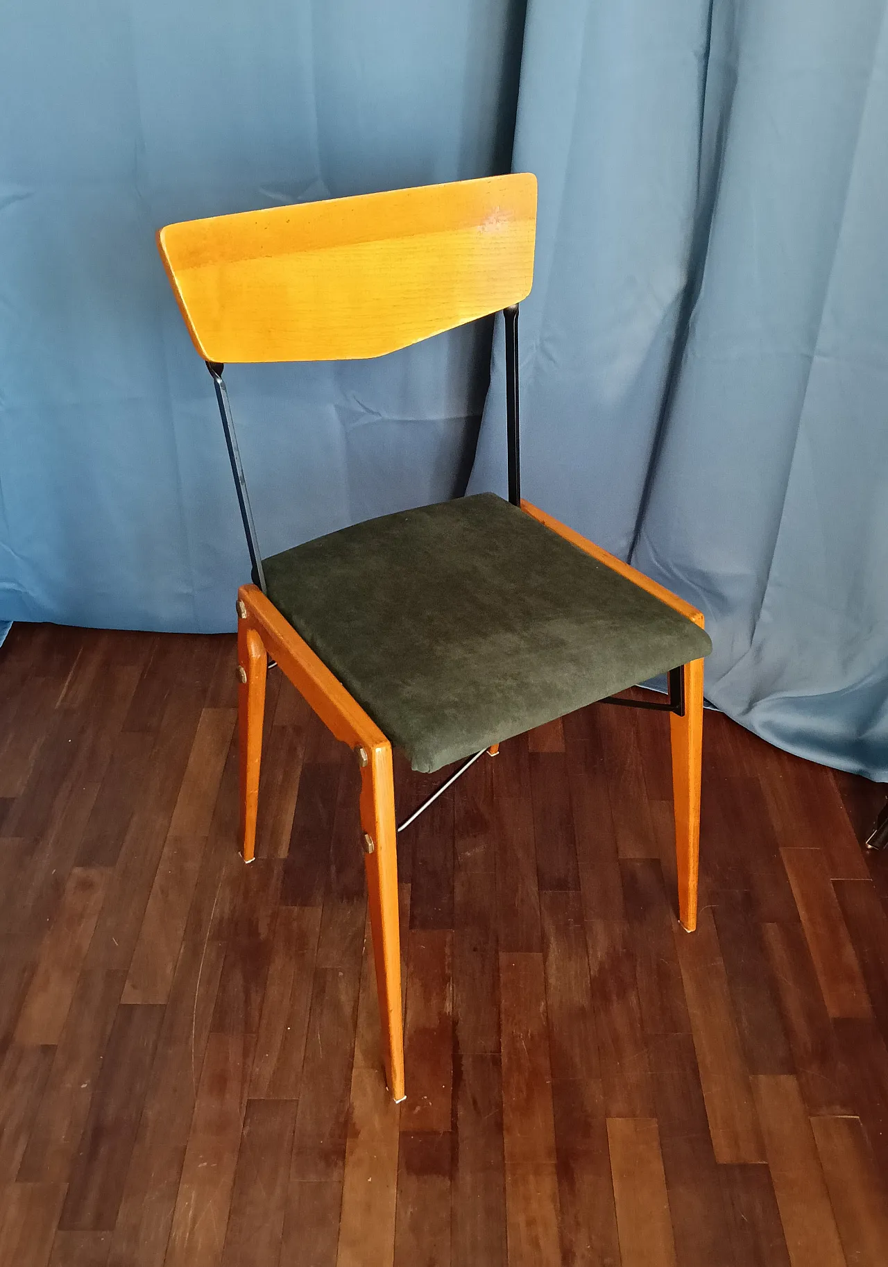 4 chairs, 60s 23