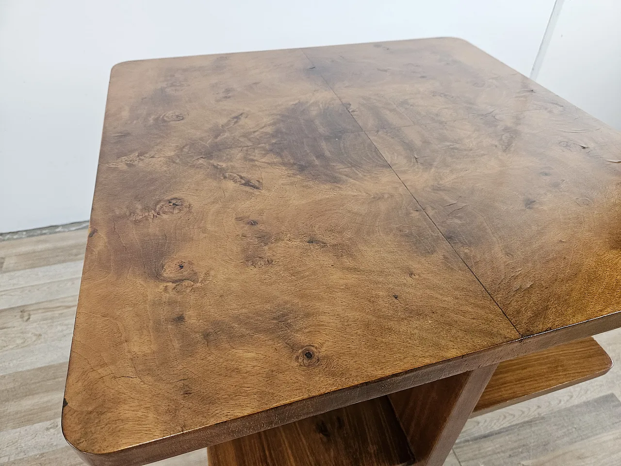 Table Art Decò square in walnut root, 1930s 6