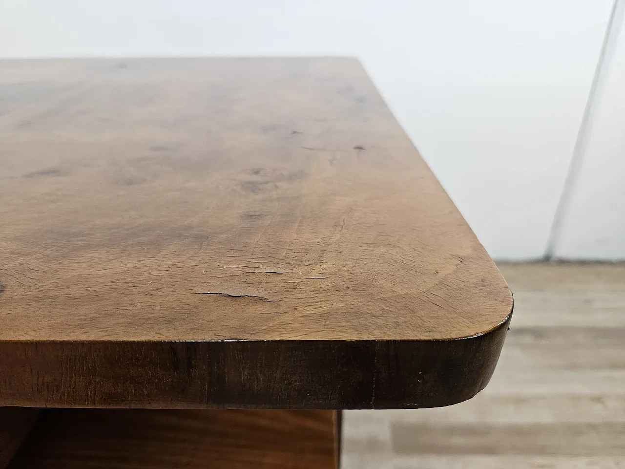 Table Art Decò square in walnut root, 1930s 7