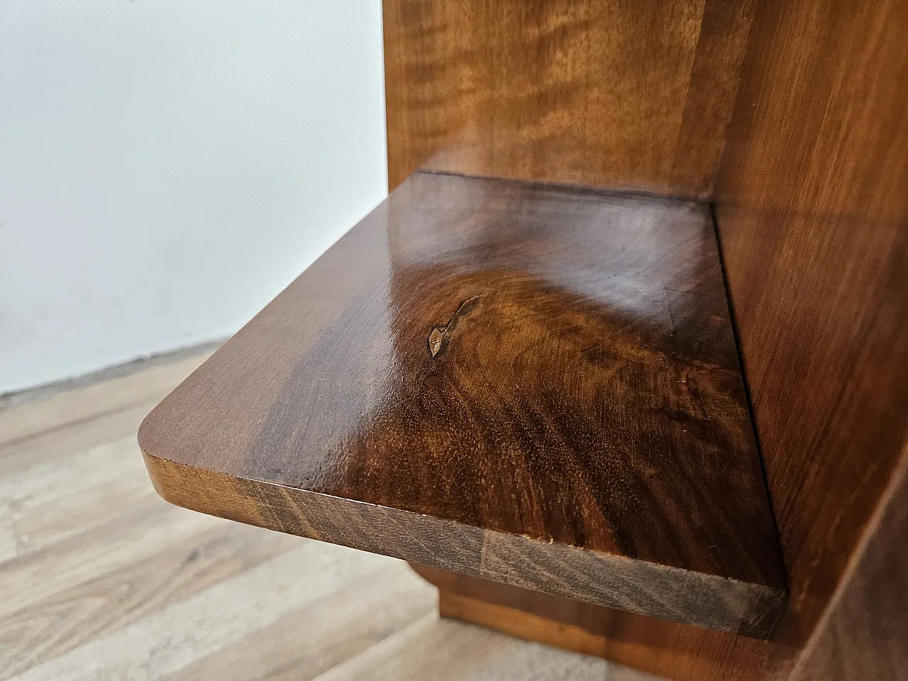 Table Art Decò square in walnut root, 1930s 11