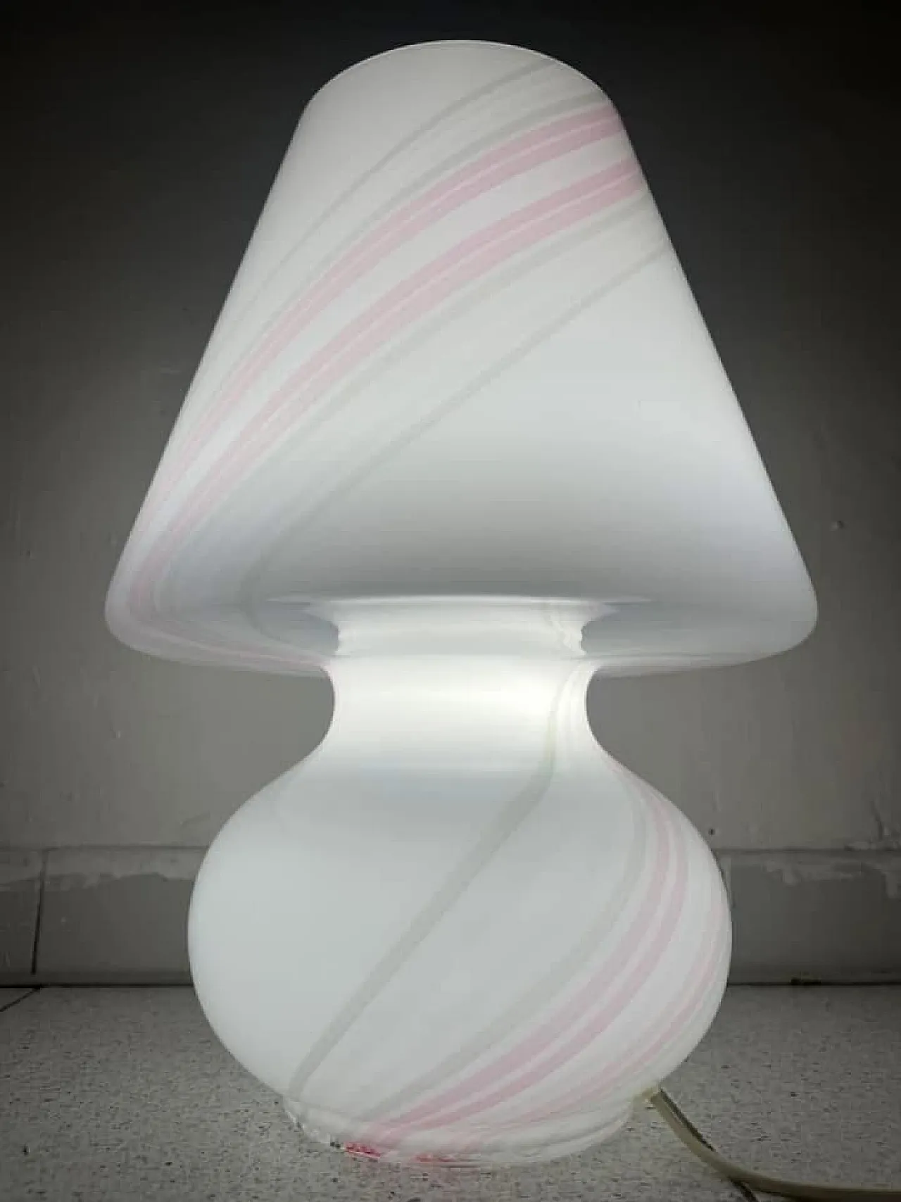 Mushroom table lamp 1