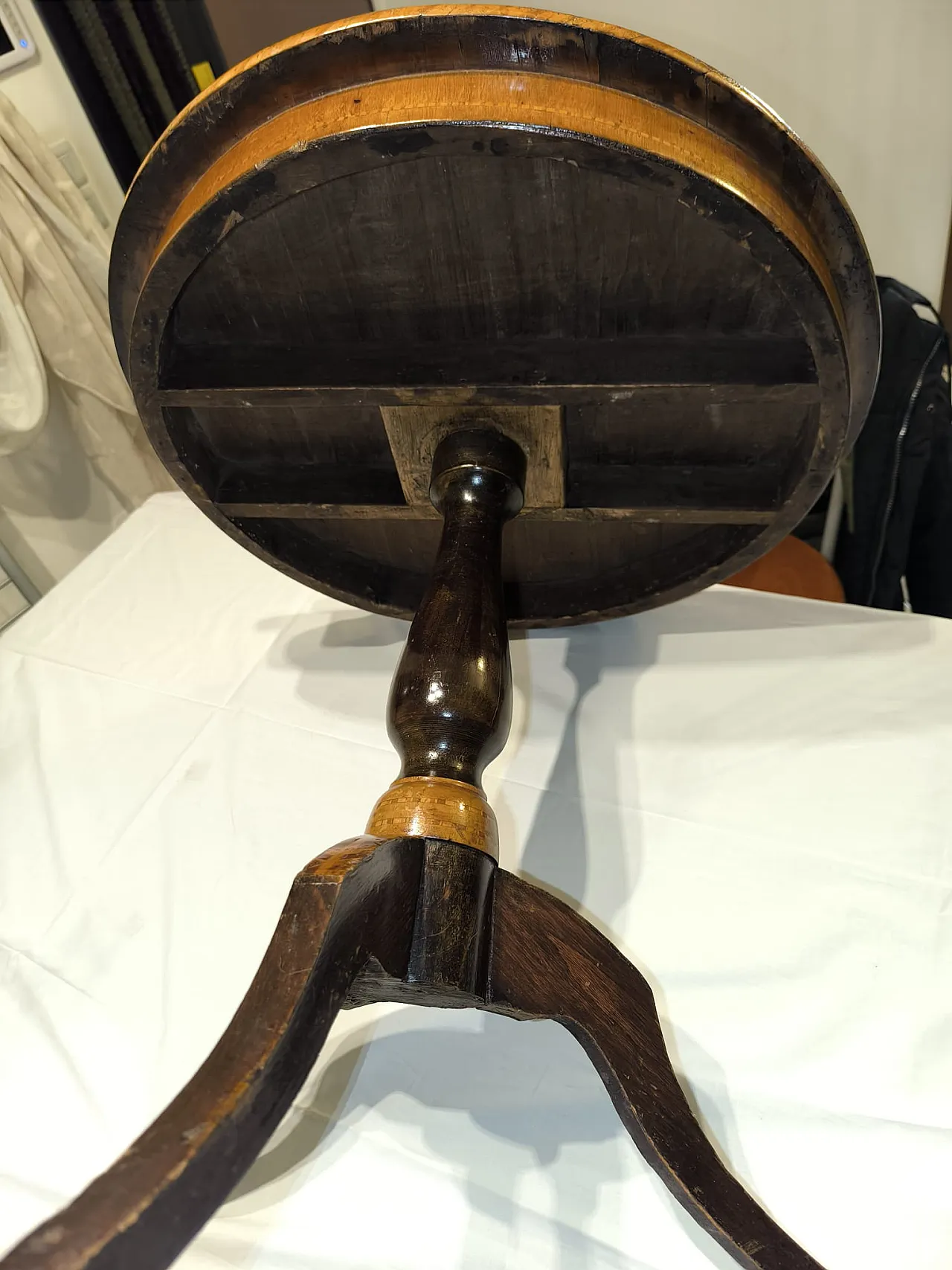 Rounding coffee table in inlaid wooden, '800 5