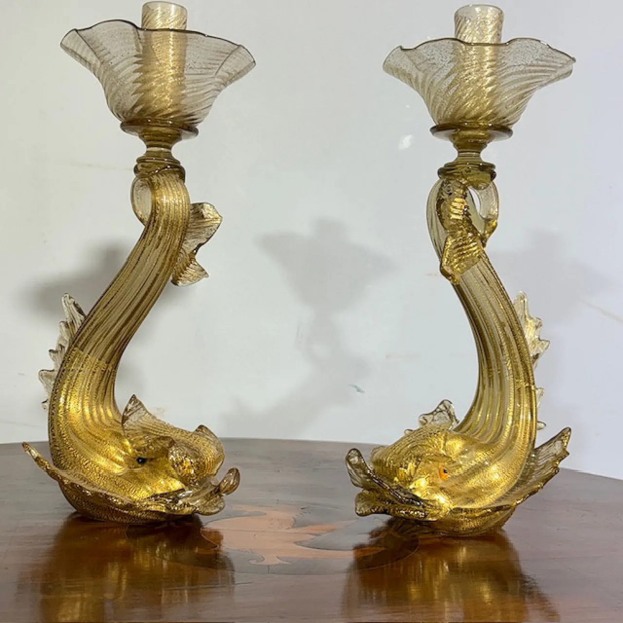 Coppia di candelabri in vetro Murano delfini, anni '70 4