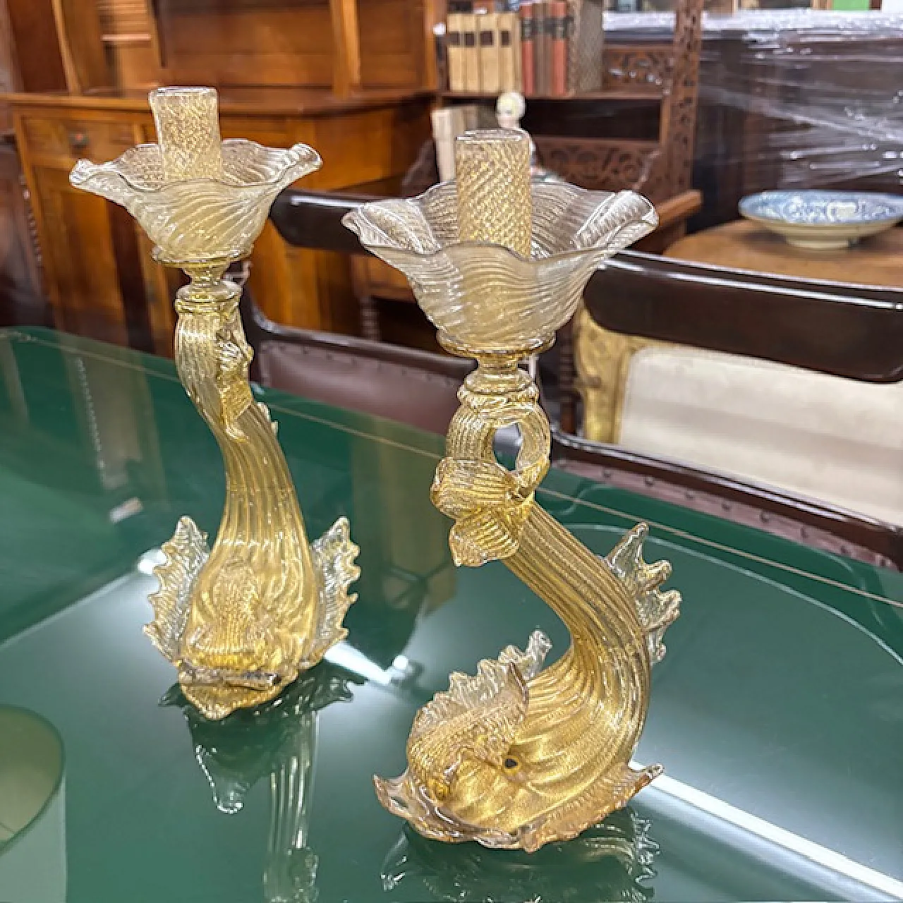 Coppia di candelabri in vetro Murano delfini, anni '70 11