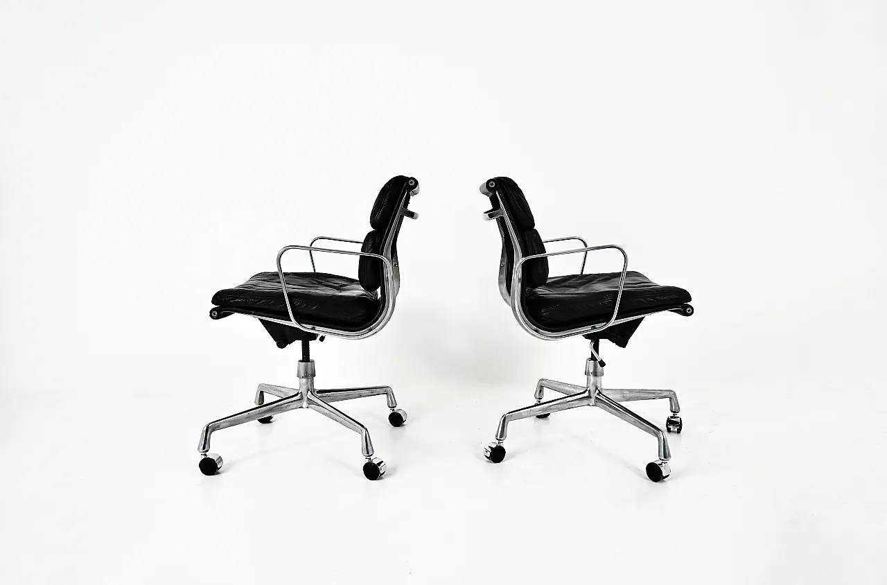 Soft pad chairs by Charles & Ray Eames for ring Mobelfabrikk 6