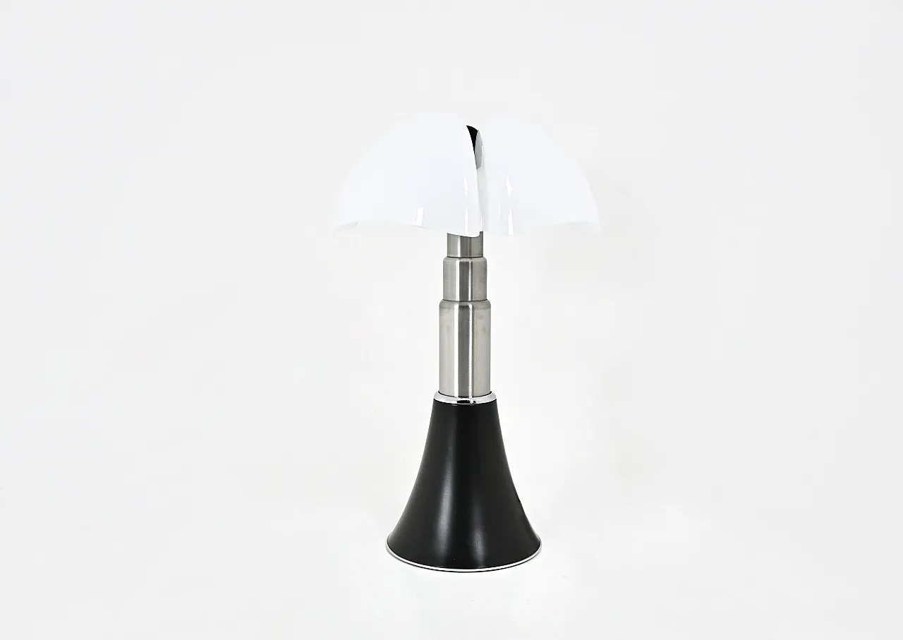 Black Pipistrello table lamp by Gae Aulenti for Martinelli Luce, 1960s 3