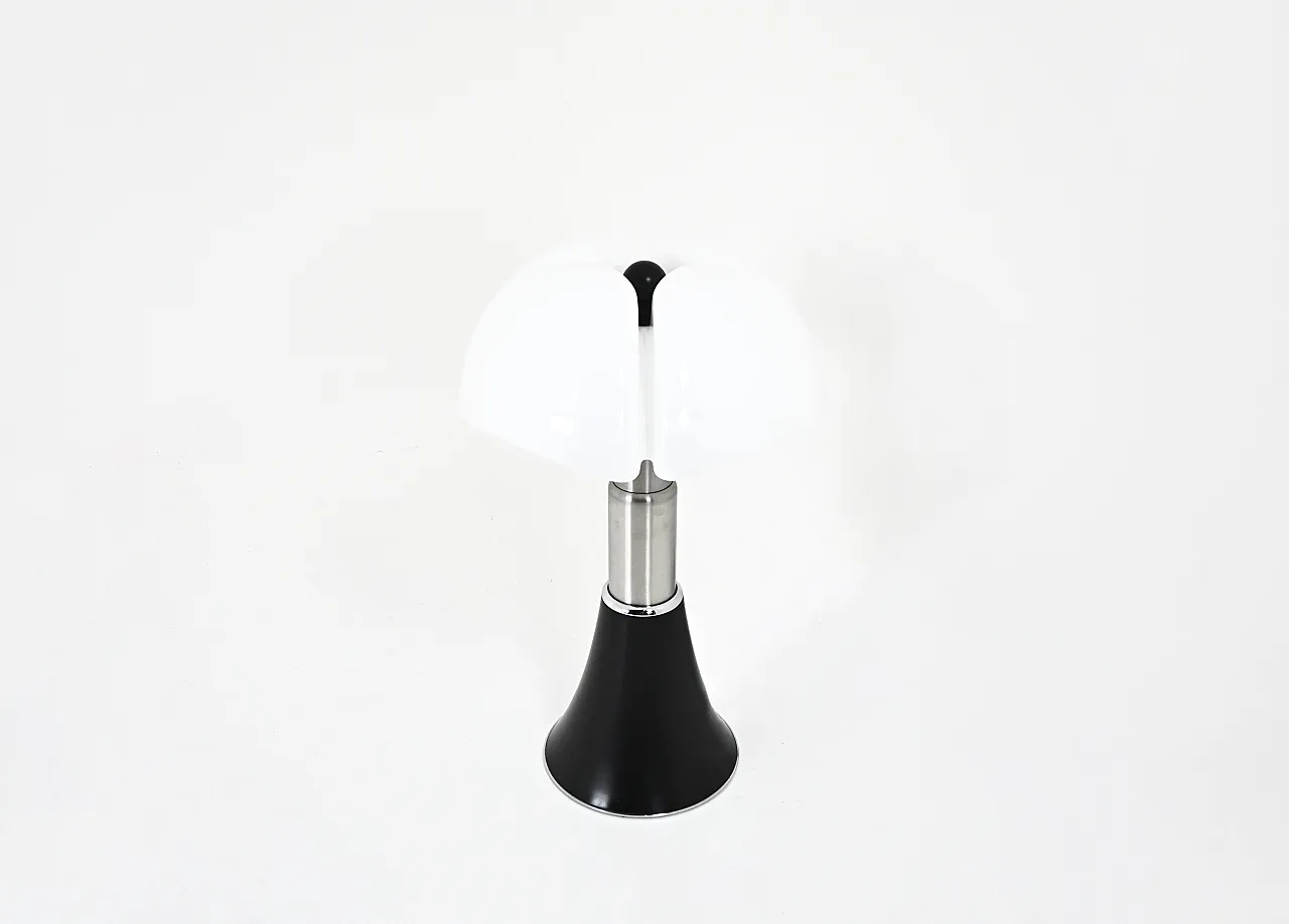 Black Pipistrello table lamp by Gae Aulenti for Martinelli Luce, 1960s 5