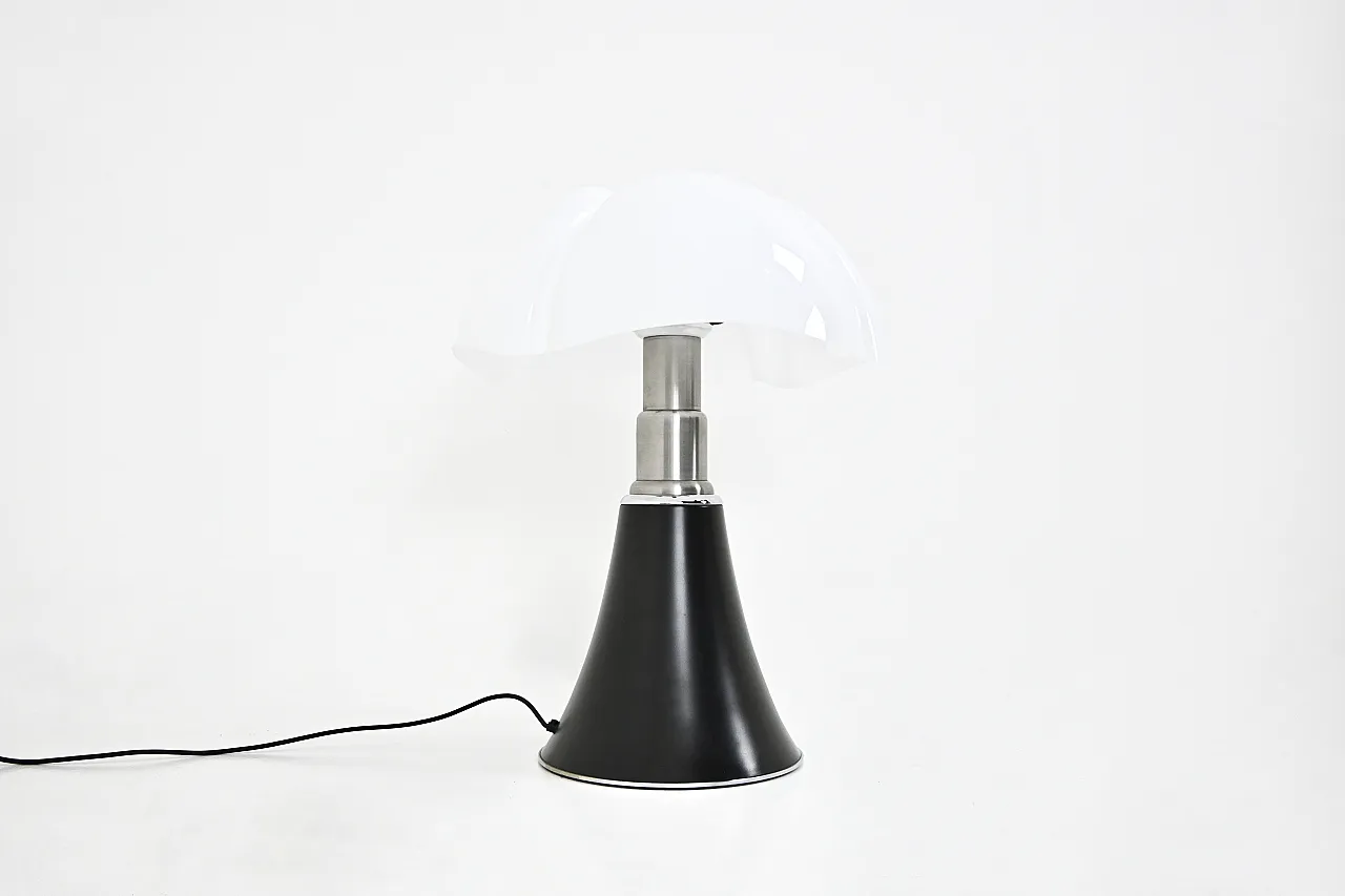 Black Pipistrello table lamp by Gae Aulenti for Martinelli Luce, 1960s 7