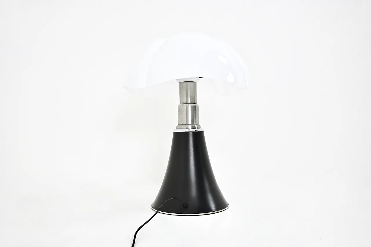 Black Pipistrello table lamp by Gae Aulenti for Martinelli Luce, 1960s 8