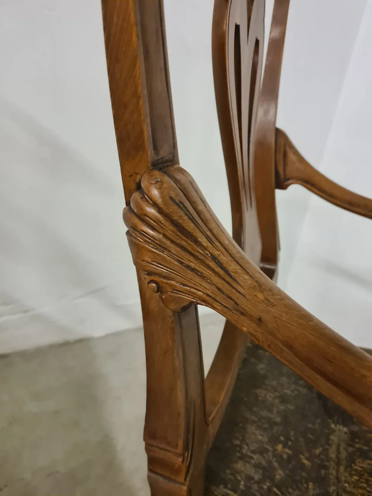 Couple seats in walnut, 18th century 9