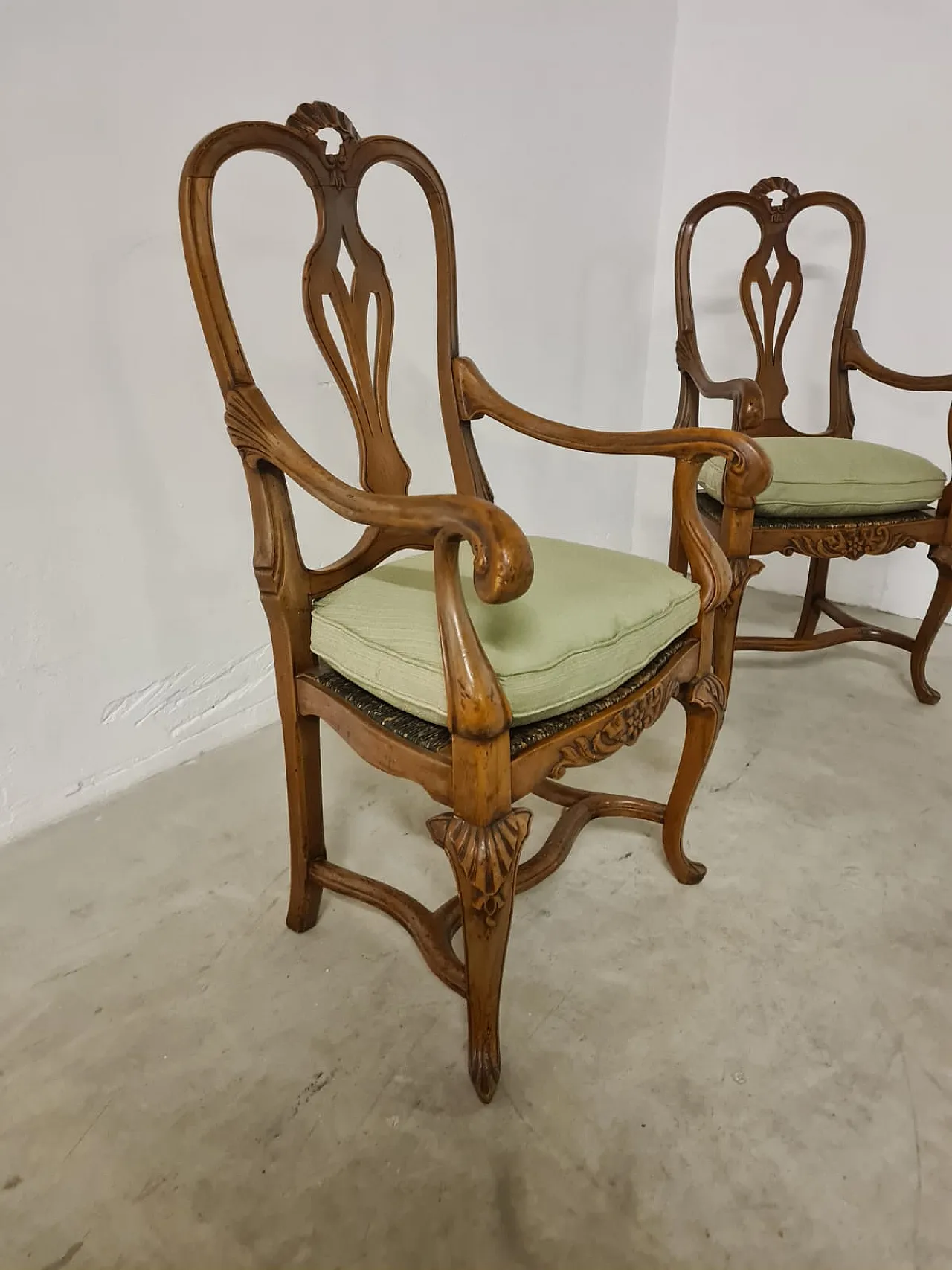 Couple seats in walnut, 18th century 15