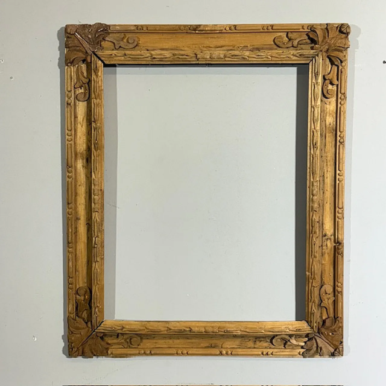 Frame in solid wood carved, 18th century 2