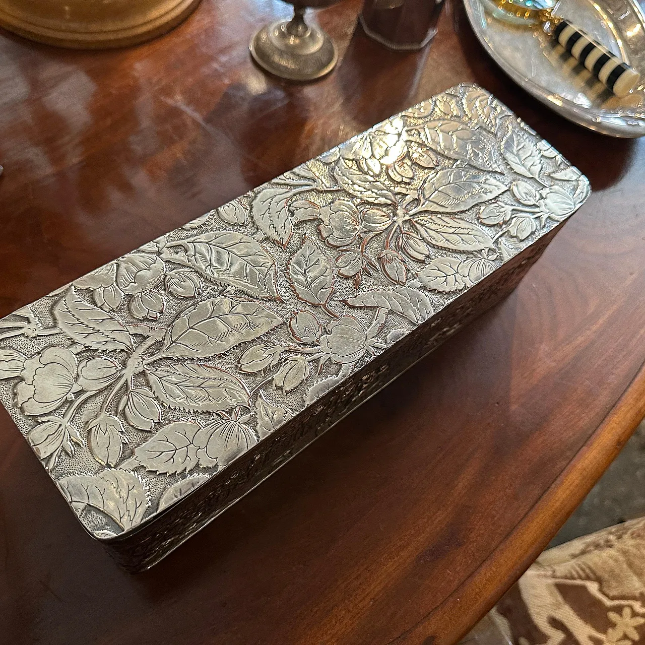 Barbour & co. silver-plated copper American box, 1900s 4