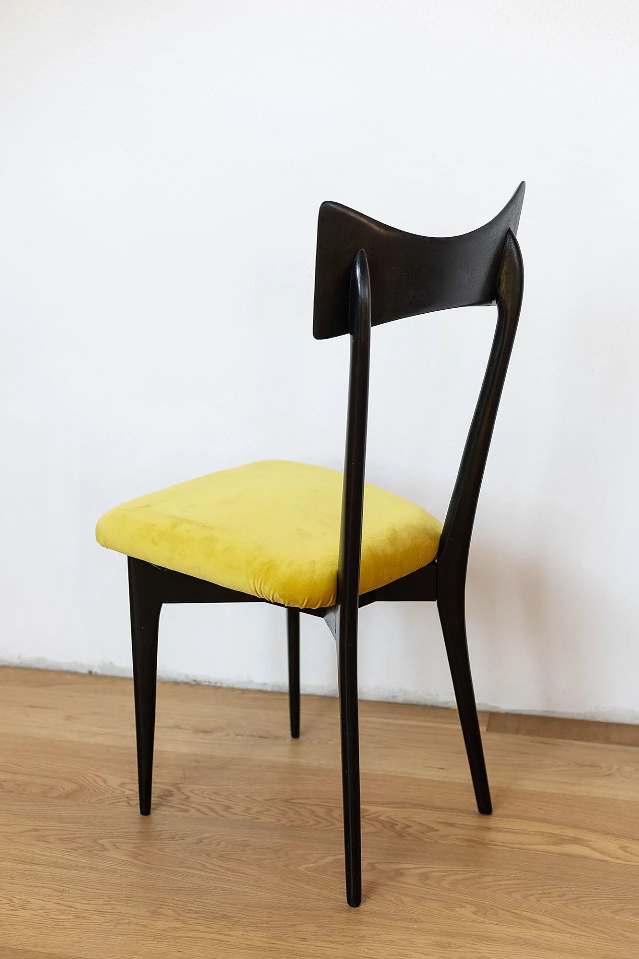 6 restored chairs in ebanized wood by Ico Parisi, 50s 10