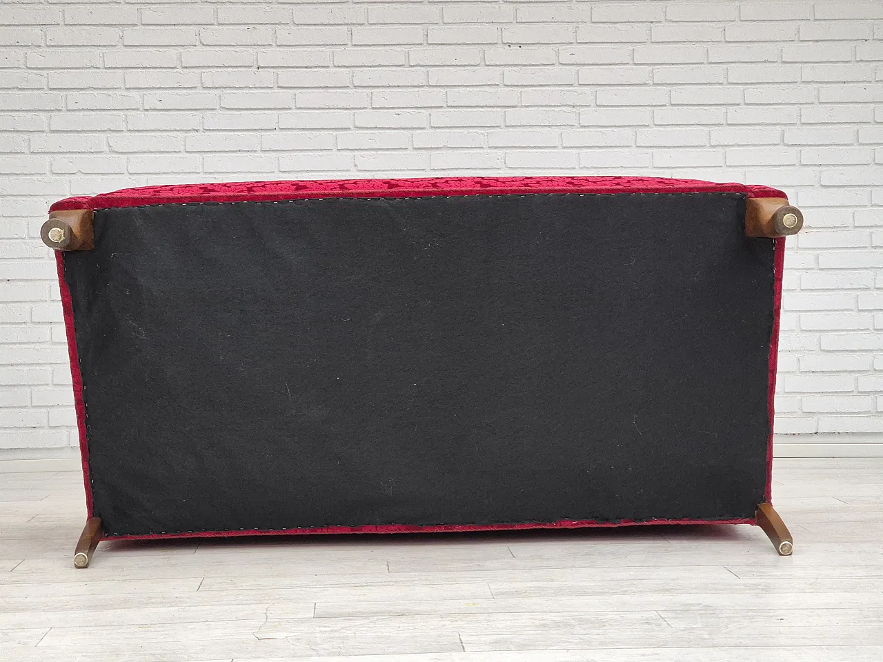 Danish 3-seater sofa, cherry-red velour and beech wood, 1950s 20