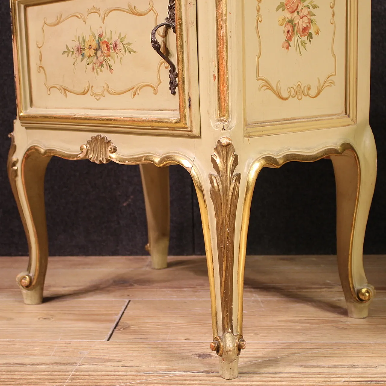 Pair of wooden Venetian lacquered bedside tables, 20th century 11