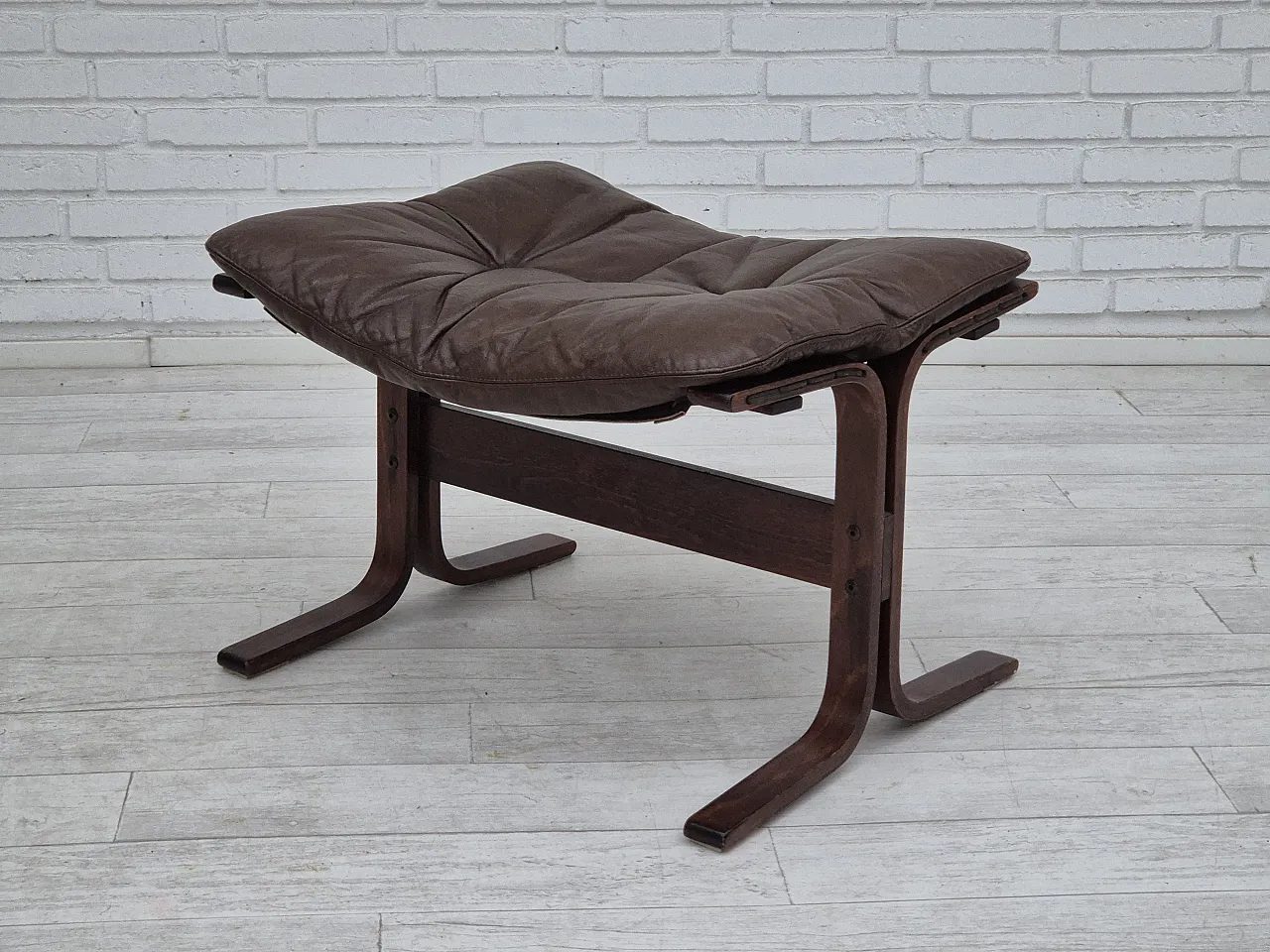 Norwegian chair by Ingmar Relling, with footstool, 70s 4