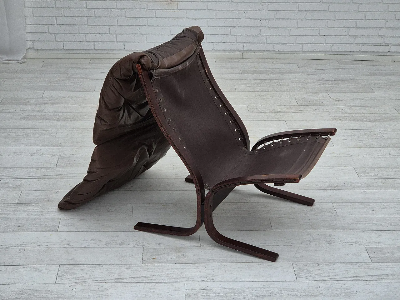 Norwegian chair by Ingmar Relling, with footstool, 70s 17