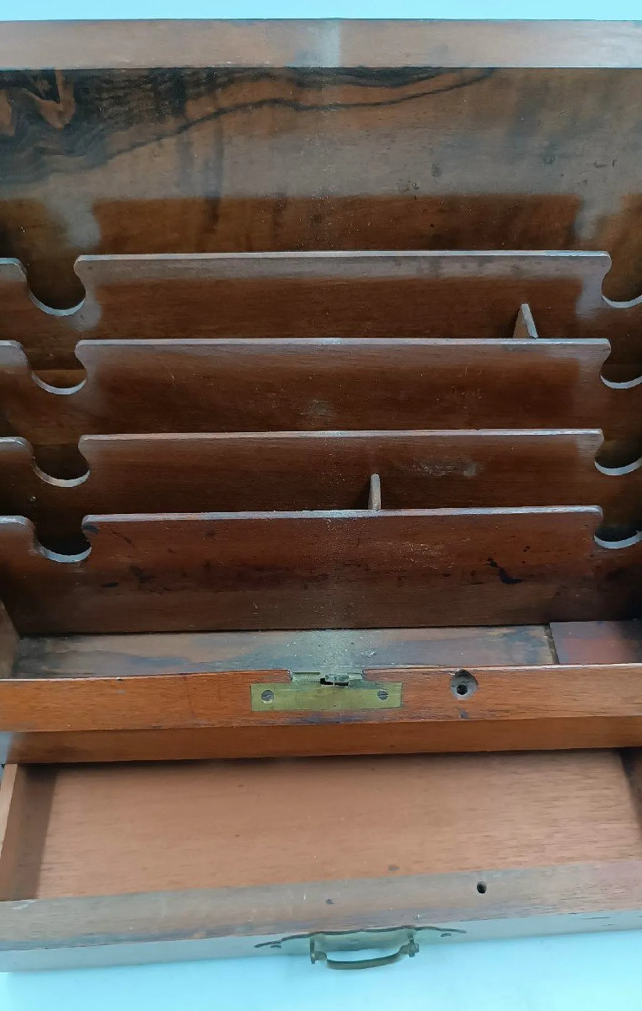 English walnut writing desk, 19th century 1