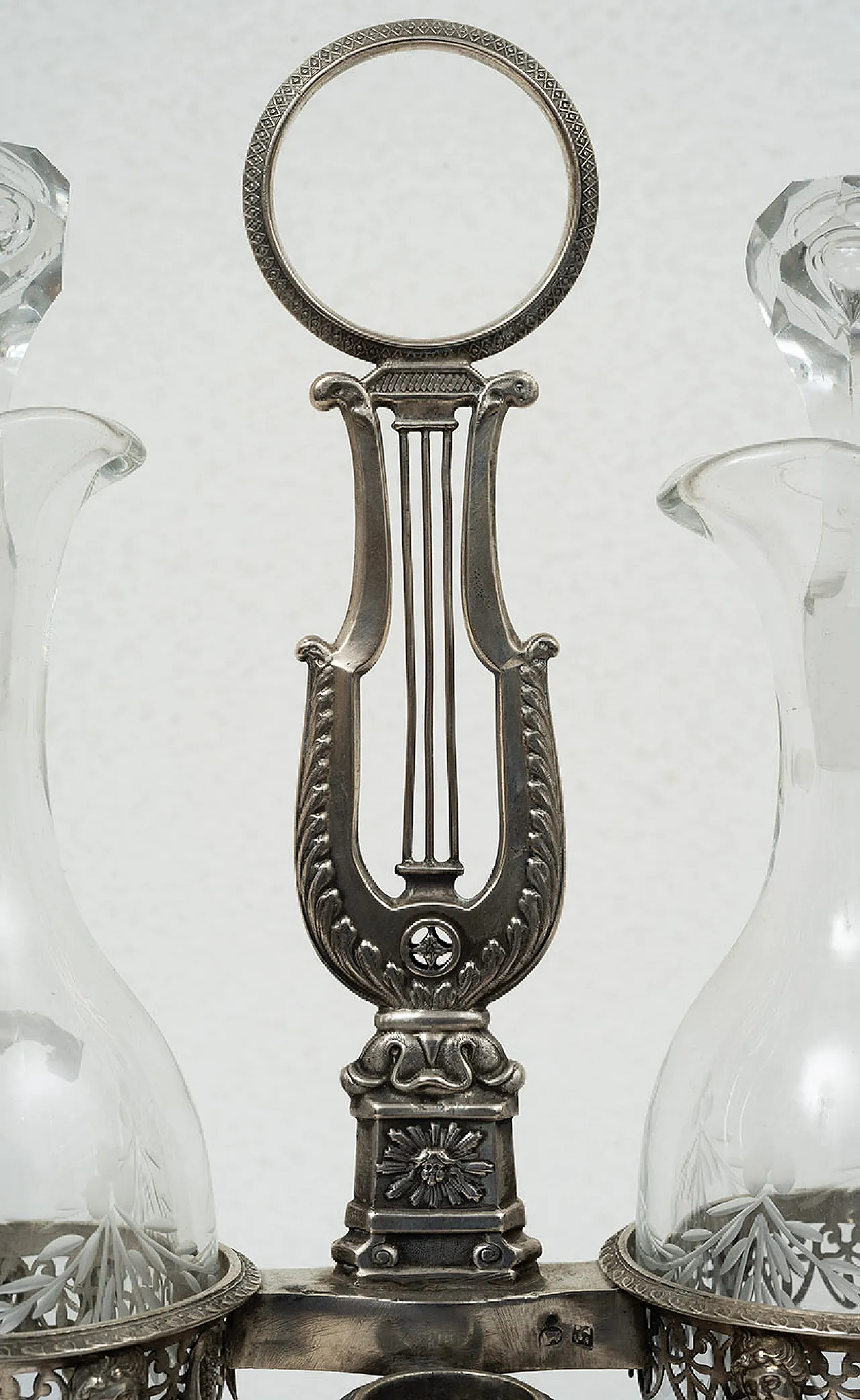 Oil holder in chiseled silver by Argentiere Ambroise Mignerot, 19th c. 3