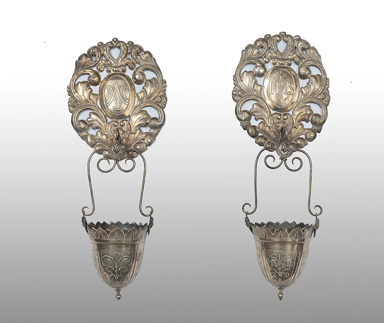 Couple of aquasnetie in chiseled silver. 19th century 1