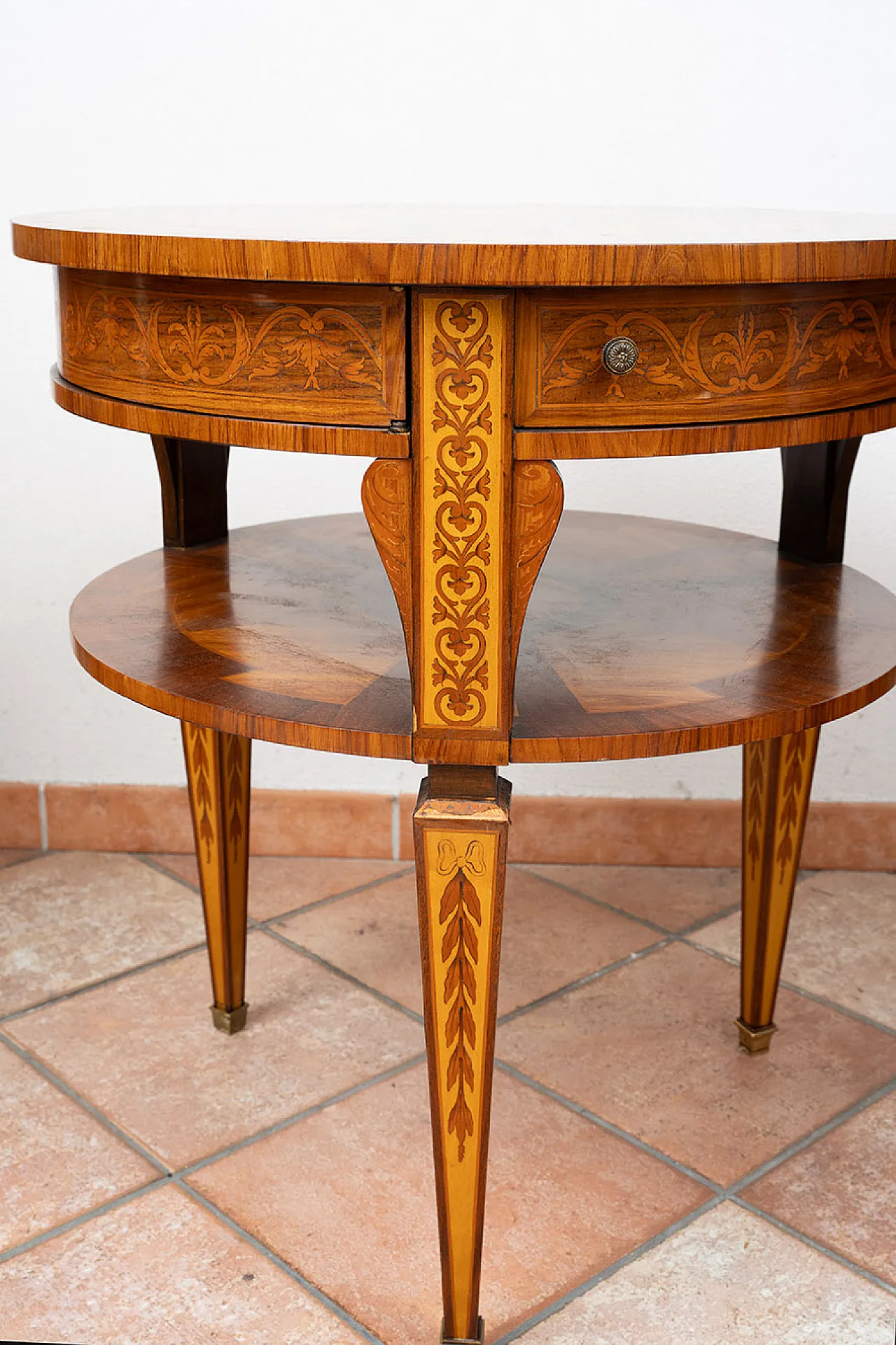 Centre table n polychrome woods, 20th century 4