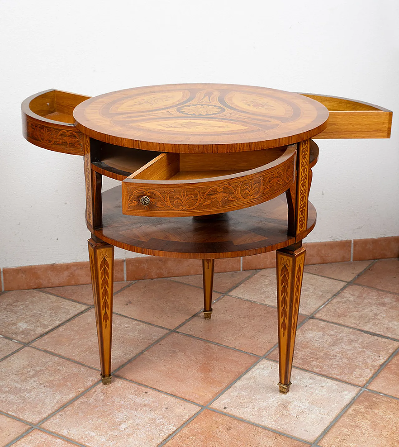 Centre table n polychrome woods, 20th century 5