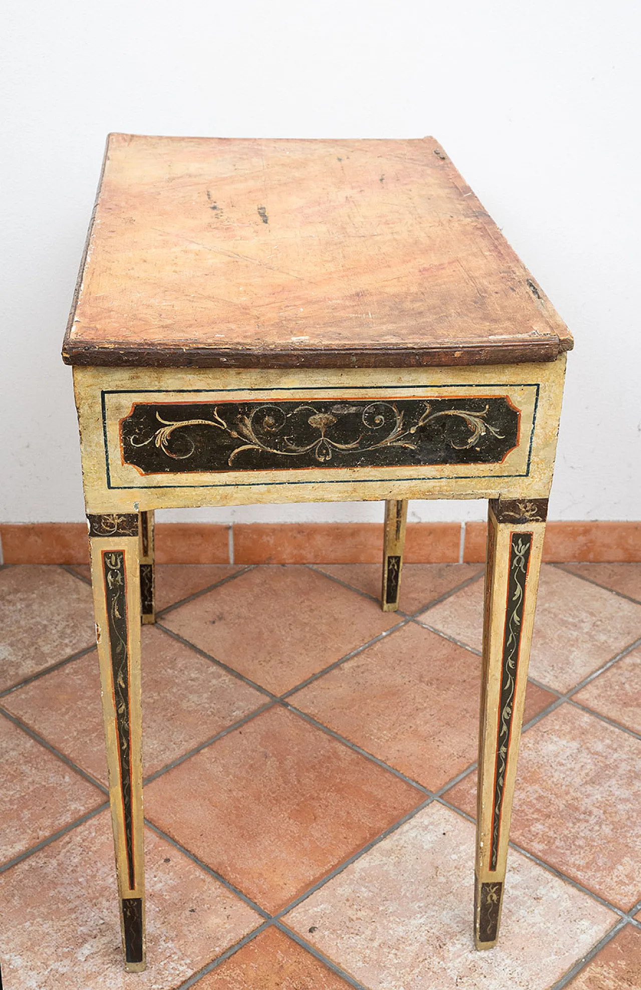 Console Marche in lacquered and painted wood, 18th century 6