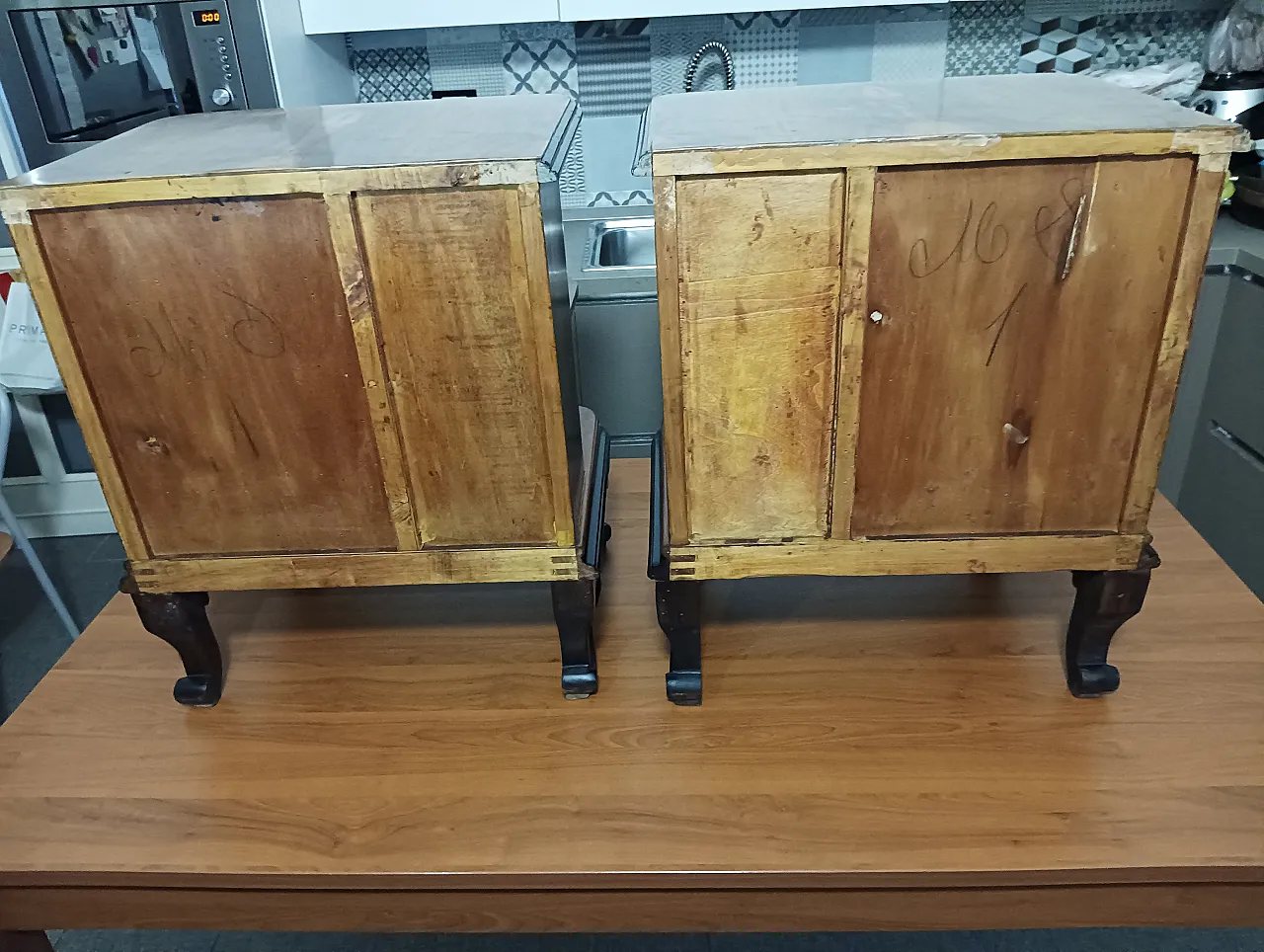 Pair of Decò bedside tables, 30s 2