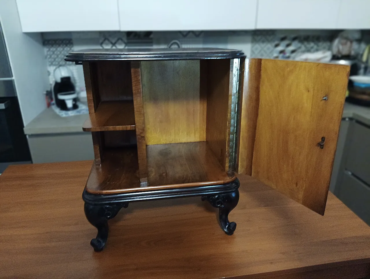 Pair of Decò bedside tables, 30s 13