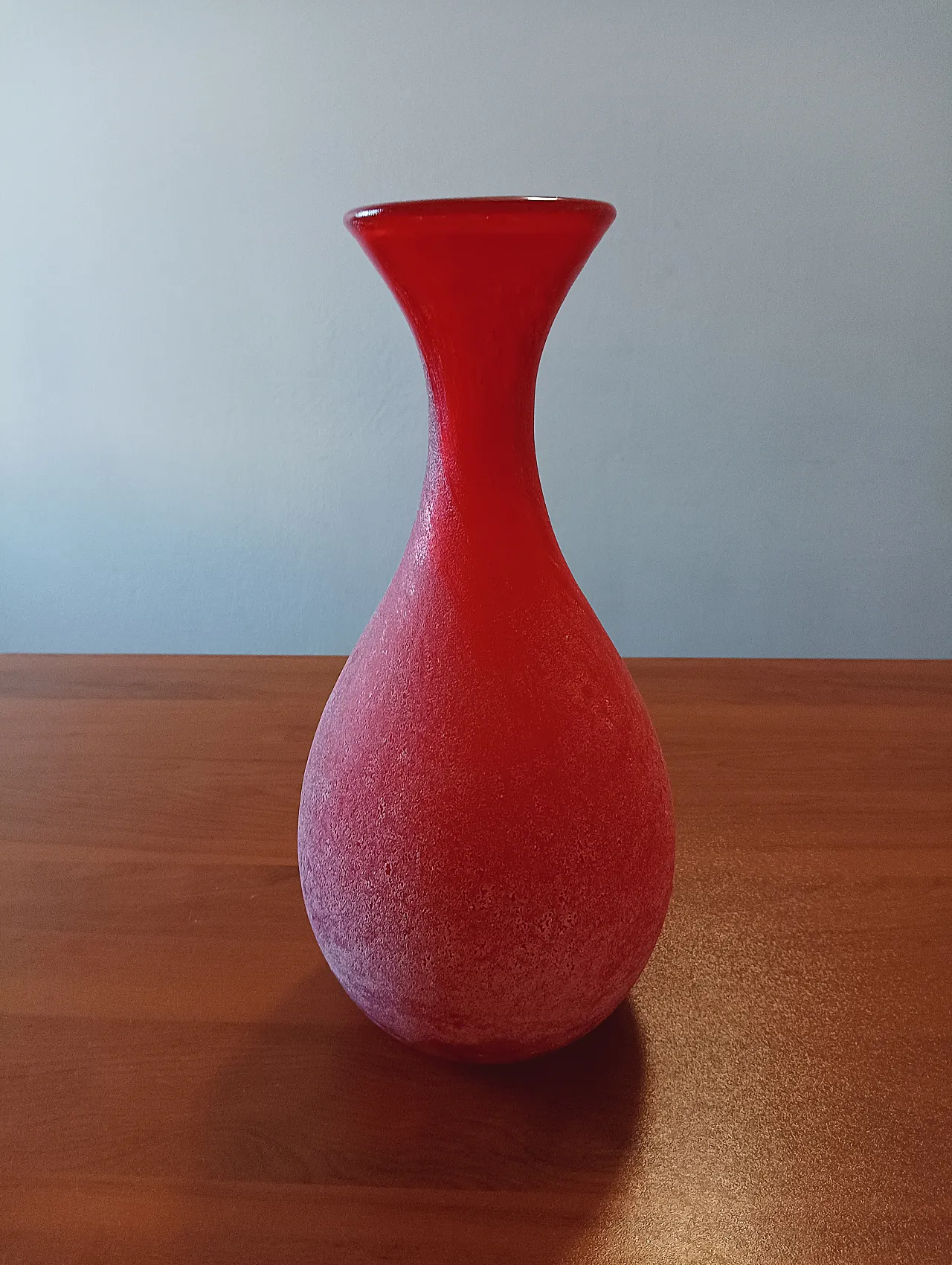 Vaso in vetro di Murano rosso fumé acidato 4