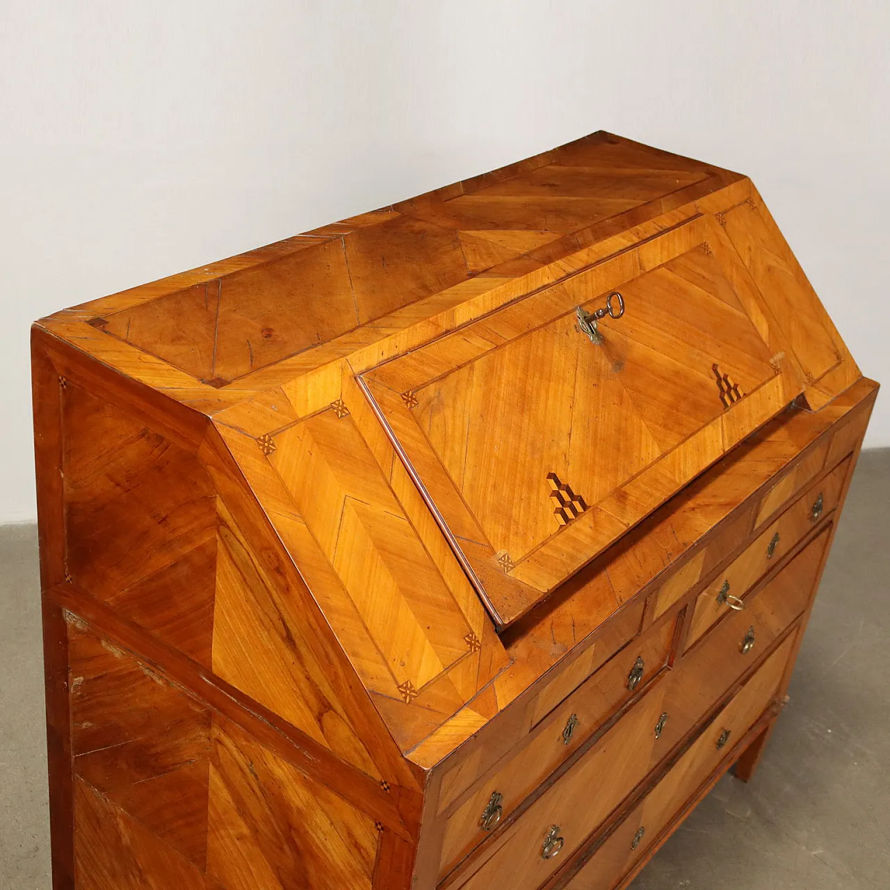 Neoclassical cherry wood panelled flap desk with inlays, late 18th century 3