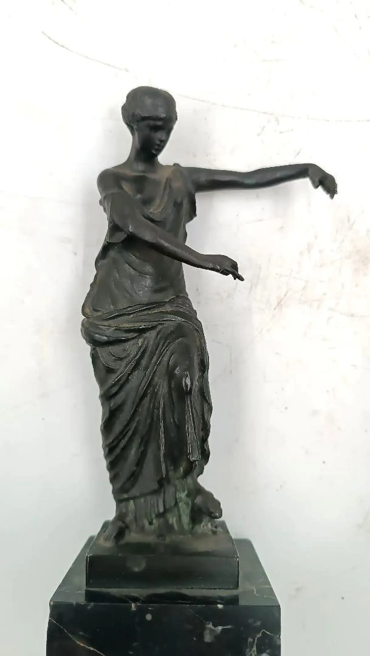 Winged Victory of Brescia, bronze sculpture, early 19th century 2