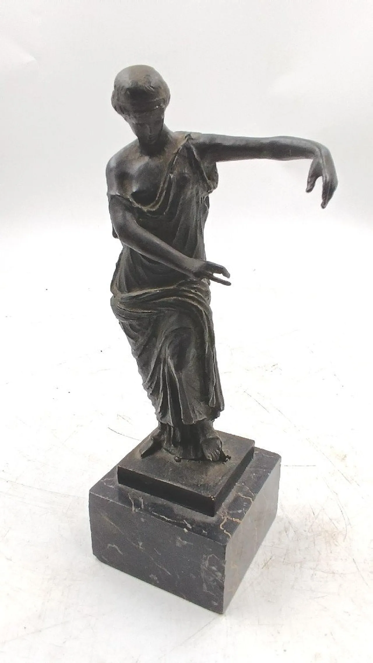 Winged Victory of Brescia, bronze sculpture, early 19th century 3