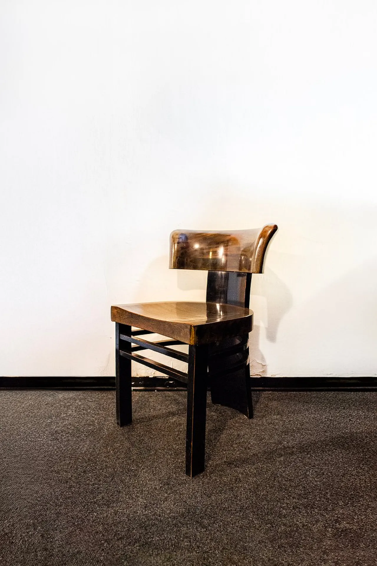 Aniline-Stained Walnut Chair by Ernesto Valabrega for Vittorio Valabrega, 1930s 1