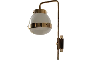 Lampada da parete grande Delta di Sergio Mazza per Artemide, anni '70