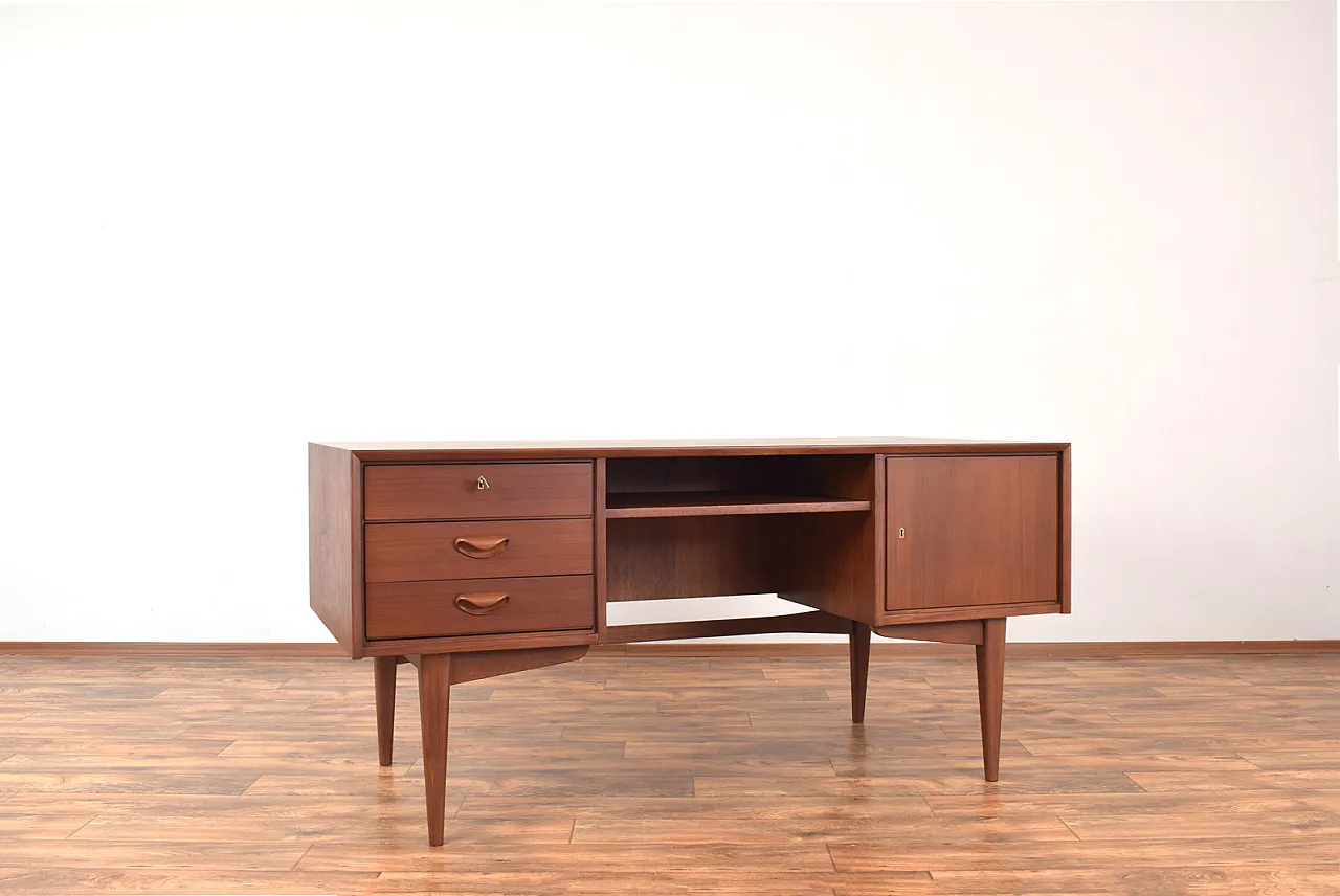 Mid-Century Teak Desk by Franz Ehrlich for Deutsche Werkstätten Heller 3