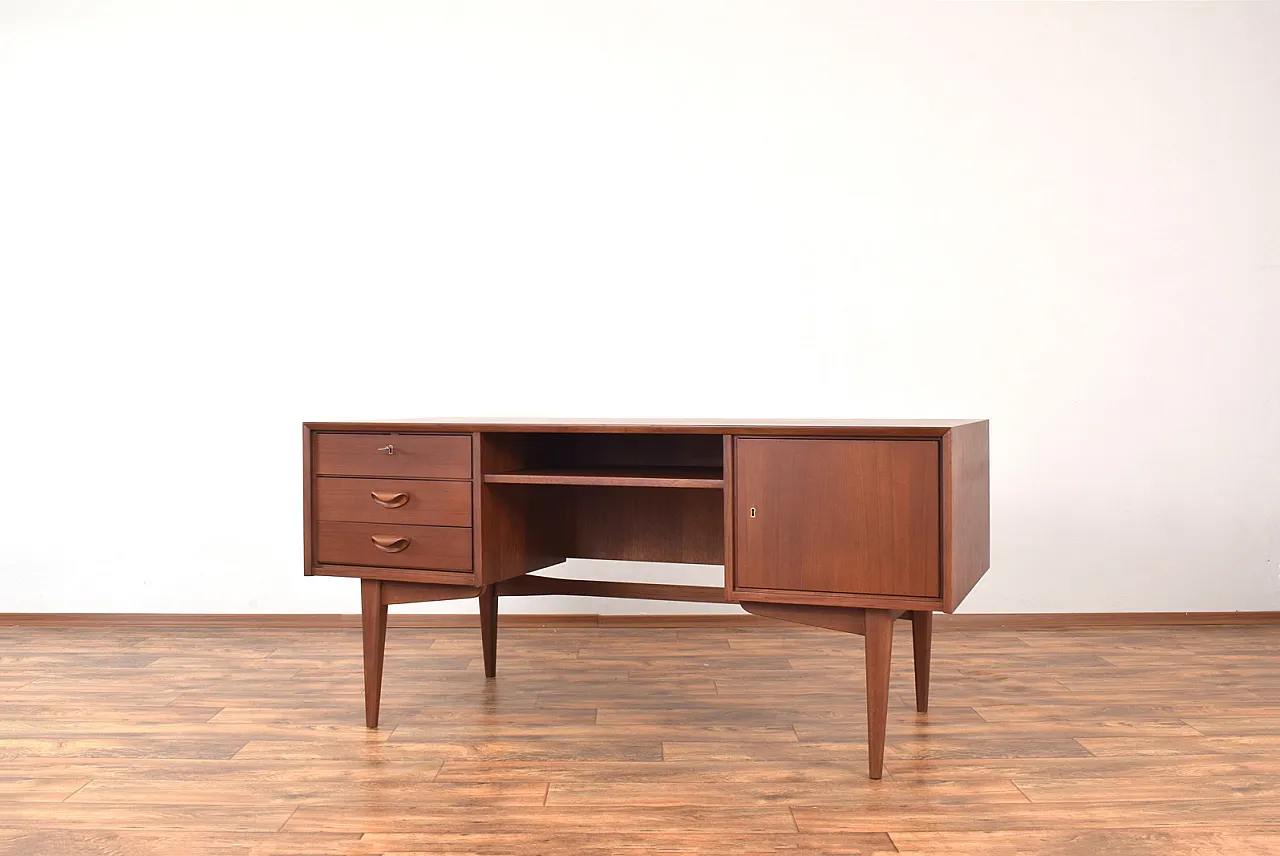 Mid-Century Teak Desk by Franz Ehrlich for Deutsche Werkstätten Heller 4