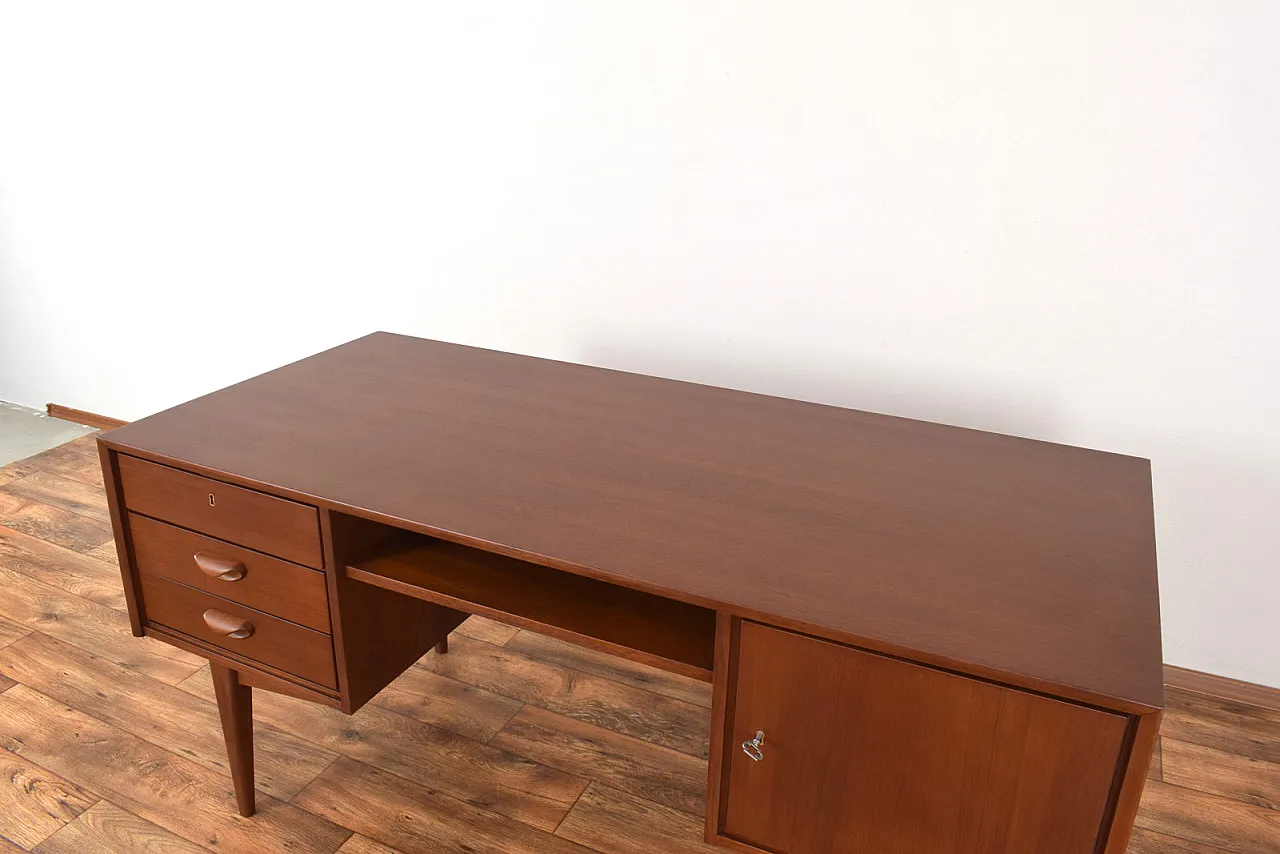 Mid-Century Teak Desk by Franz Ehrlich for Deutsche Werkstätten Heller 17