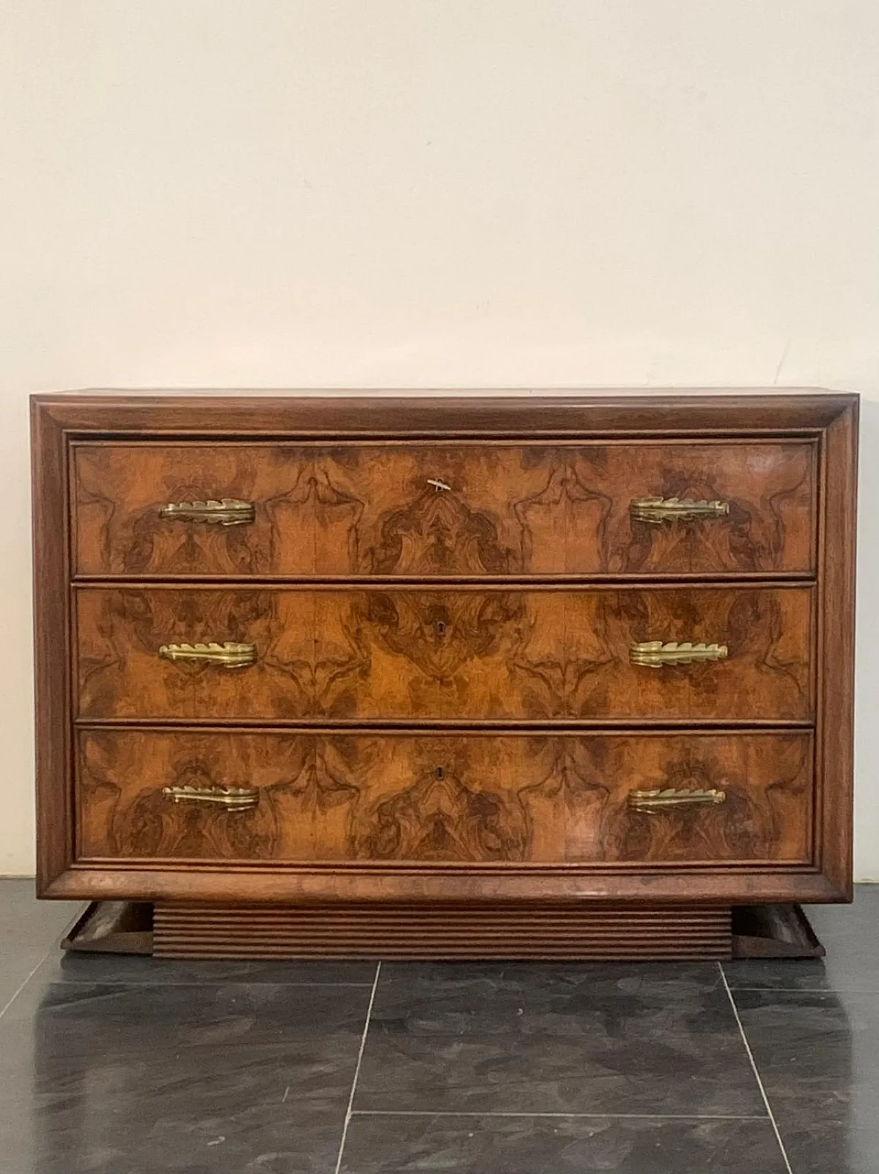 Art Deco Dresser with bronze handles in Walnut Root by Premuda, 1930s 1