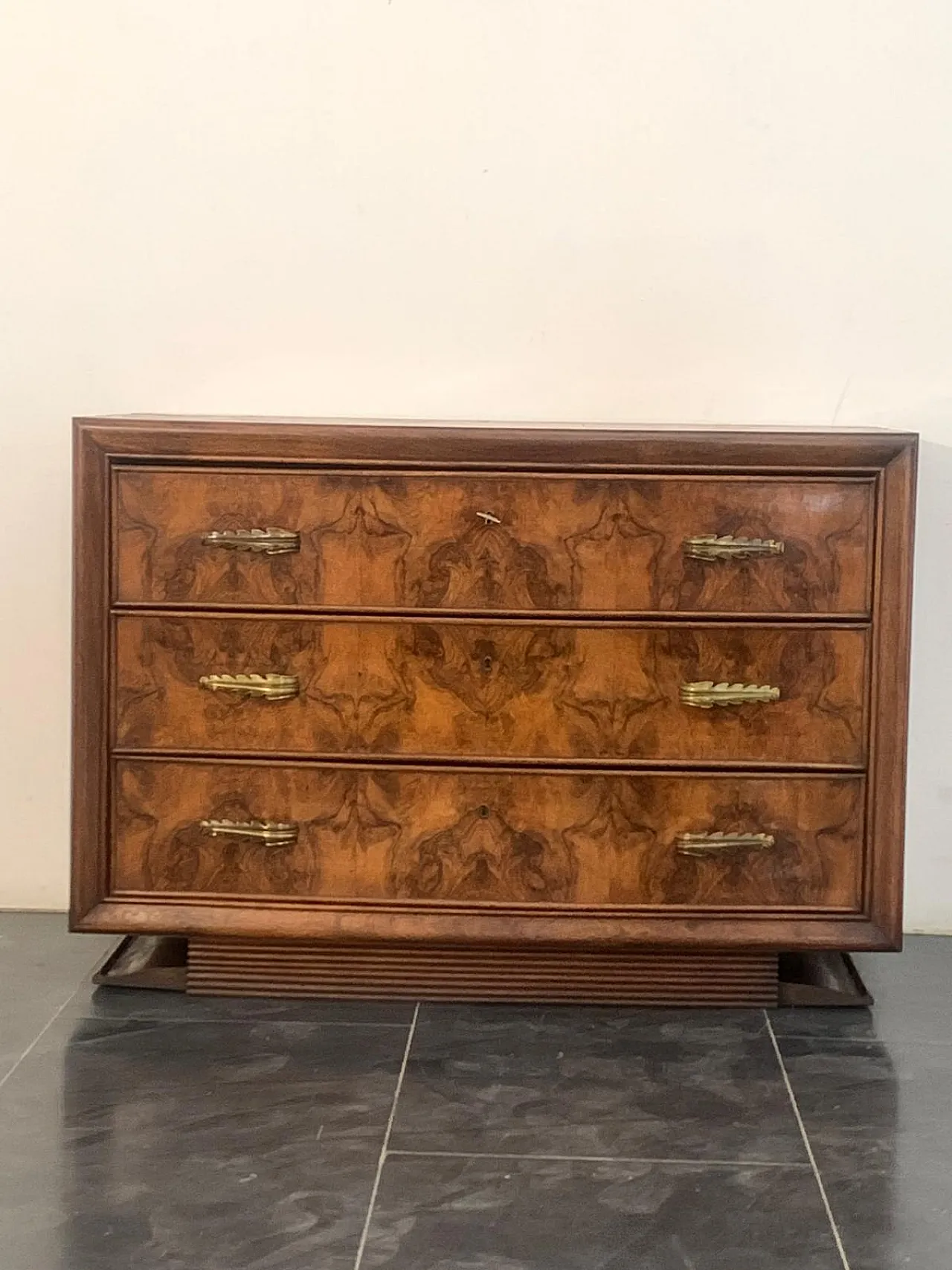 Art Deco Dresser with bronze handles in Walnut Root by Premuda, 1930s 2