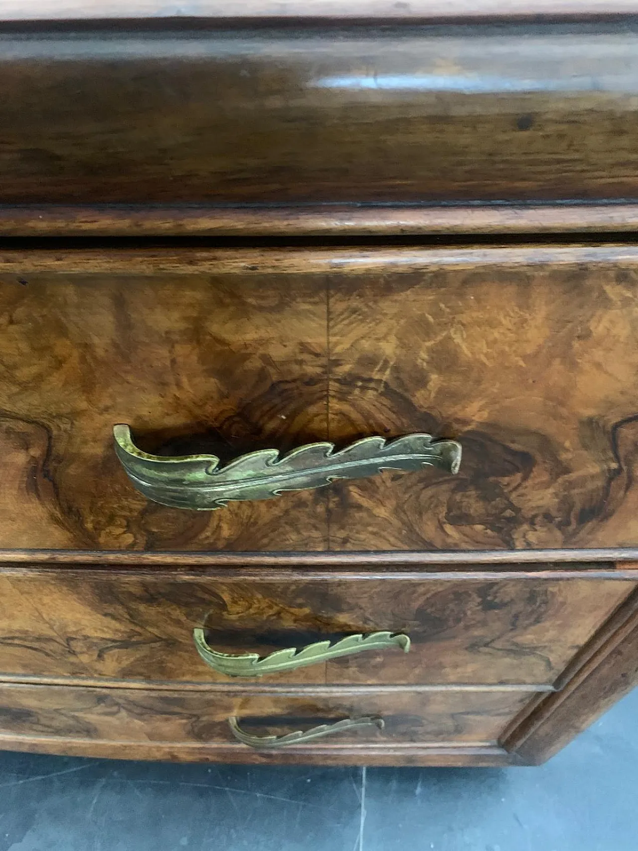 Art Deco Dresser with bronze handles in Walnut Root by Premuda, 1930s 4