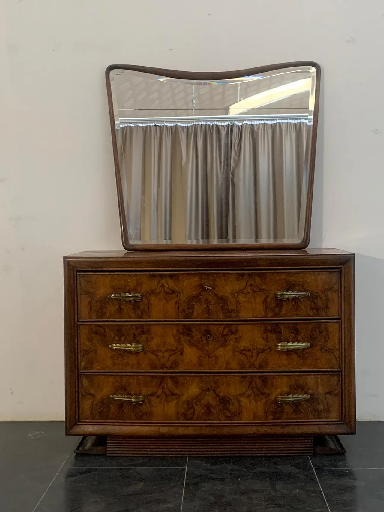 Art Deco Dresser with bronze handles in Walnut Root by Premuda, 1930s 10