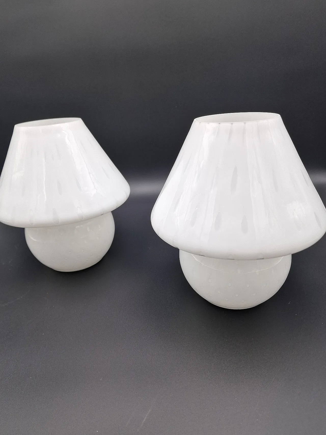 White Opaline Murano Murano Murano mushroom lamps, 80s 1