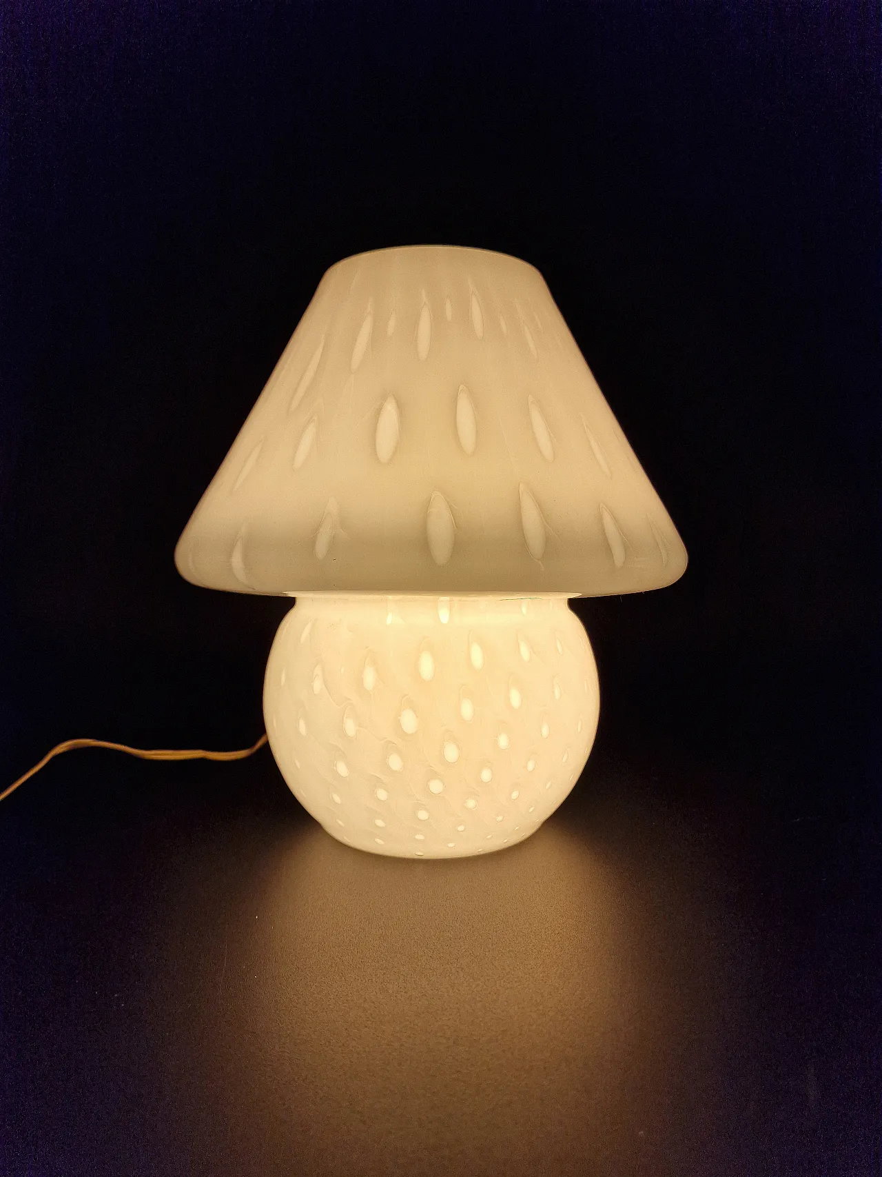 White Opaline Murano Murano Murano mushroom lamps, 80s 4