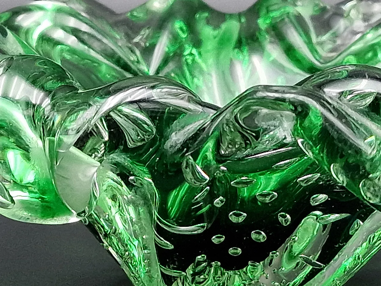 Green Murano glass ashtray bullicante by Barovier, 1970s 4