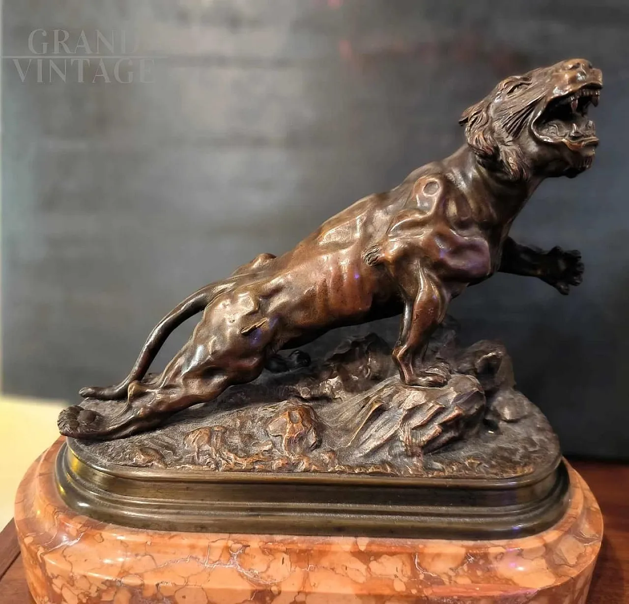 Bronze tiger sculpture by J. Hesteau, early 20th century 3